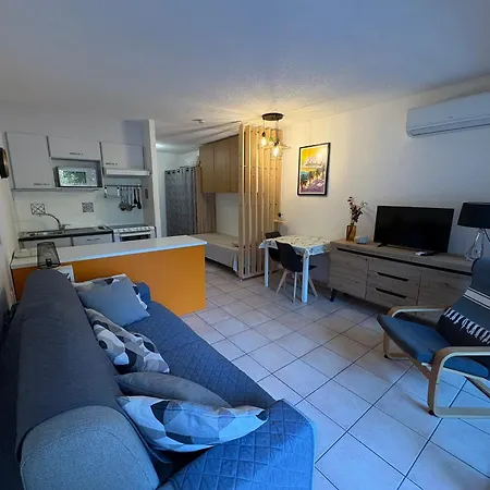 شقة Climatise 2/3 Pers, Balcon, A 50m De La Et 200m Du Centre-ville De Saint-raphael - Fr-1-466a-49