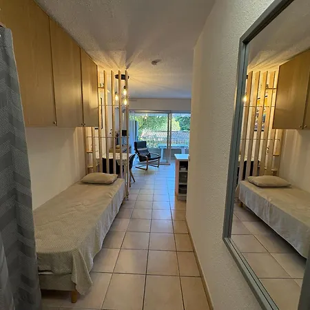 Climatise 2/3 Pers, Balcon, A 50m De La Et 200m Du Centre-ville De Saint-raphael - Fr-1-466a-49 Апартаменти