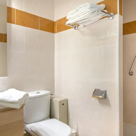 شقة Climatise 2/3 Pers, Balcon, A 50m De La Et 200m Du Centre-ville De Saint-raphael - Fr-1-466a-49