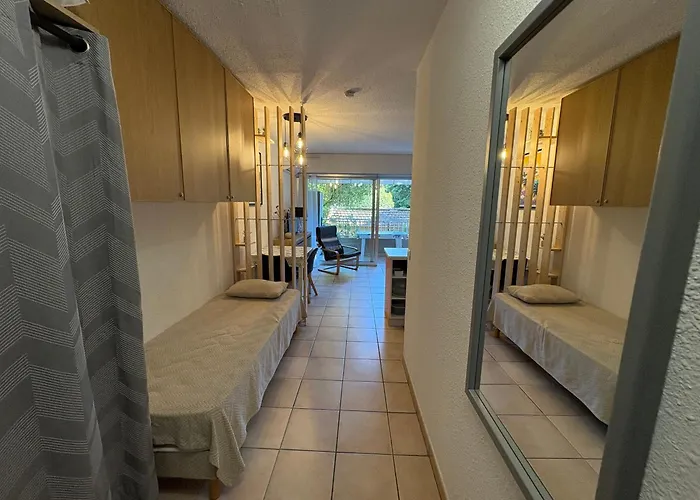 Climatise 2/3 Pers, Balcon, A 50m De La Et 200m Du Centre-ville De Saint-raphael - Fr-1-466a-49 Апартаменти