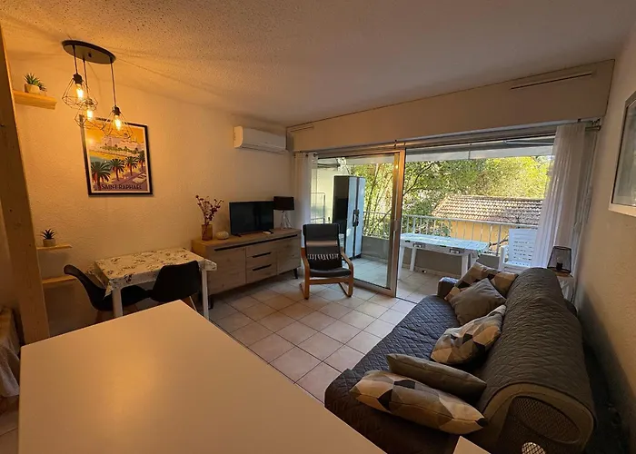 Climatise 2/3 Pers, Balcon, A 50m De La Et 200m Du Centre-ville De Saint-raphael - Fr-1-466a-49 Апартаменти *